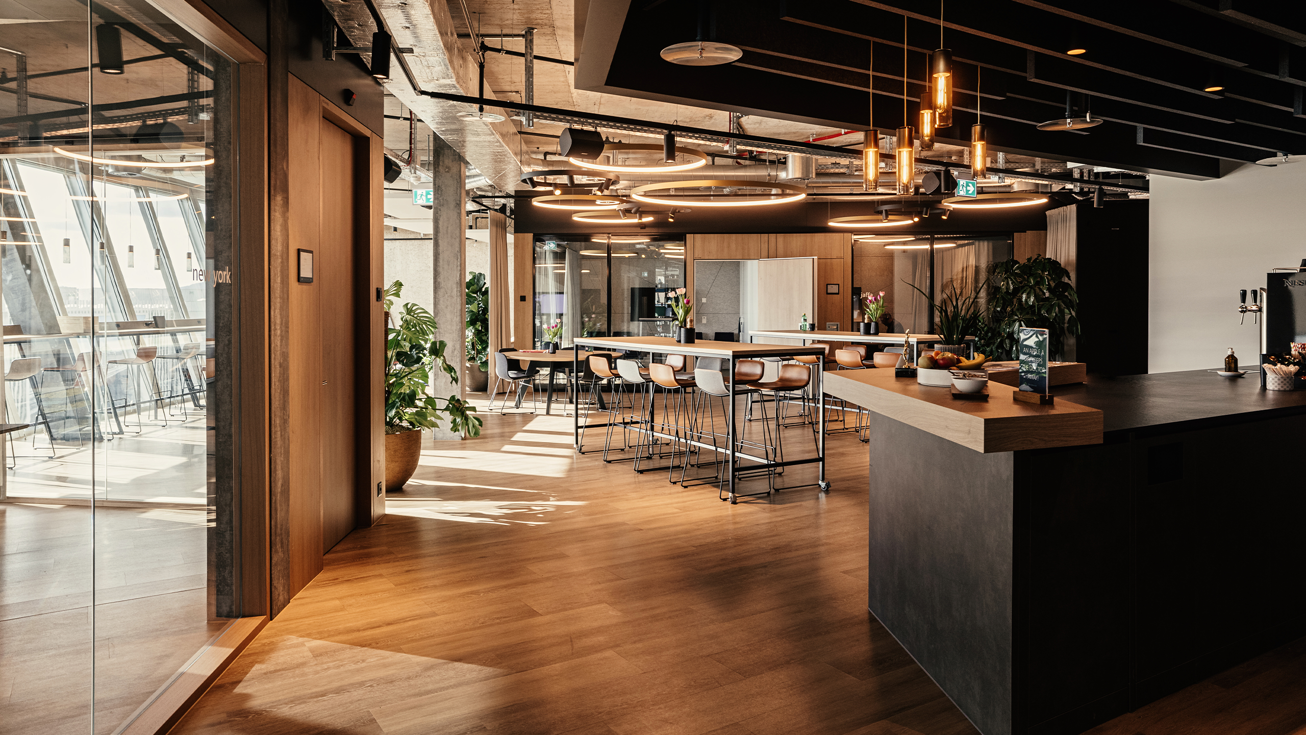 Begegnungsraum des isolutions Offices im The Circle